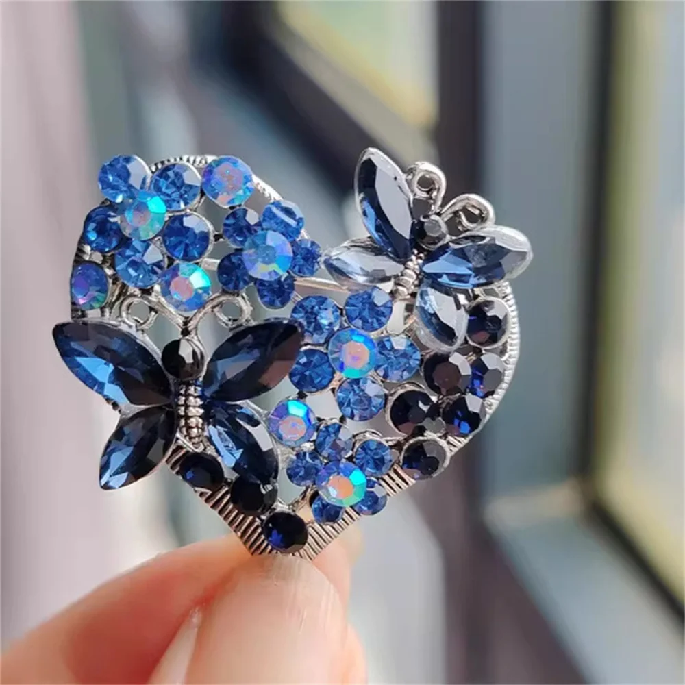 Romantic Rhinestone Love Heart Butterfly Brooches for Women Bule Red Color Crystal Exquisite Luxury Party Office Brooch Pins