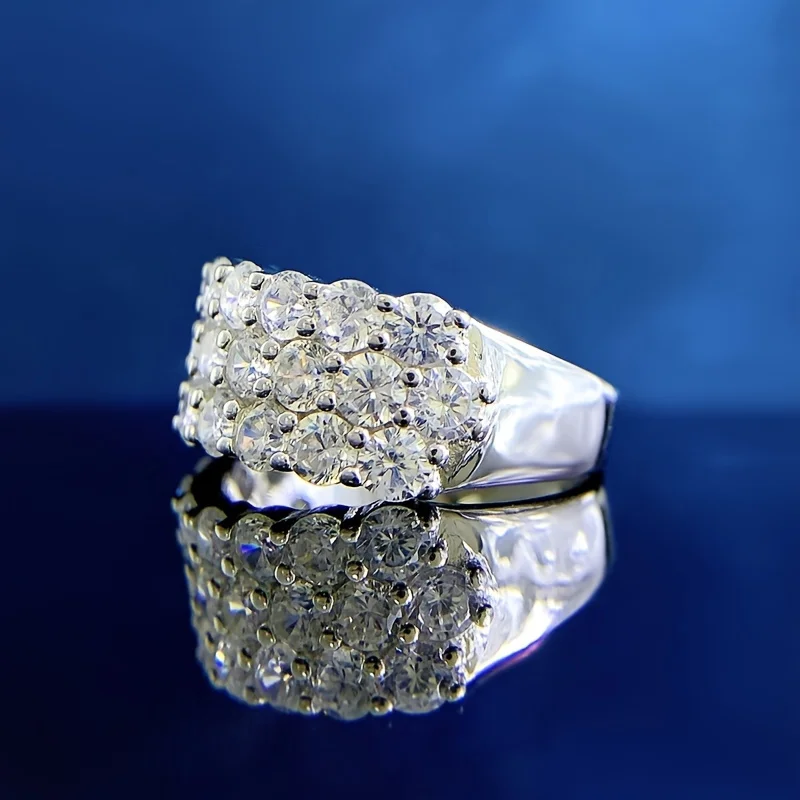 

Gift for Her/Him A S925 Silver Ring Featuring a 3.5-Carat Moissanite, Perfect for Both Men And Women. Ideal for Everyday Wear, Parties, Birthdays, And Various Life Events. A Great Gift for Friends, Family