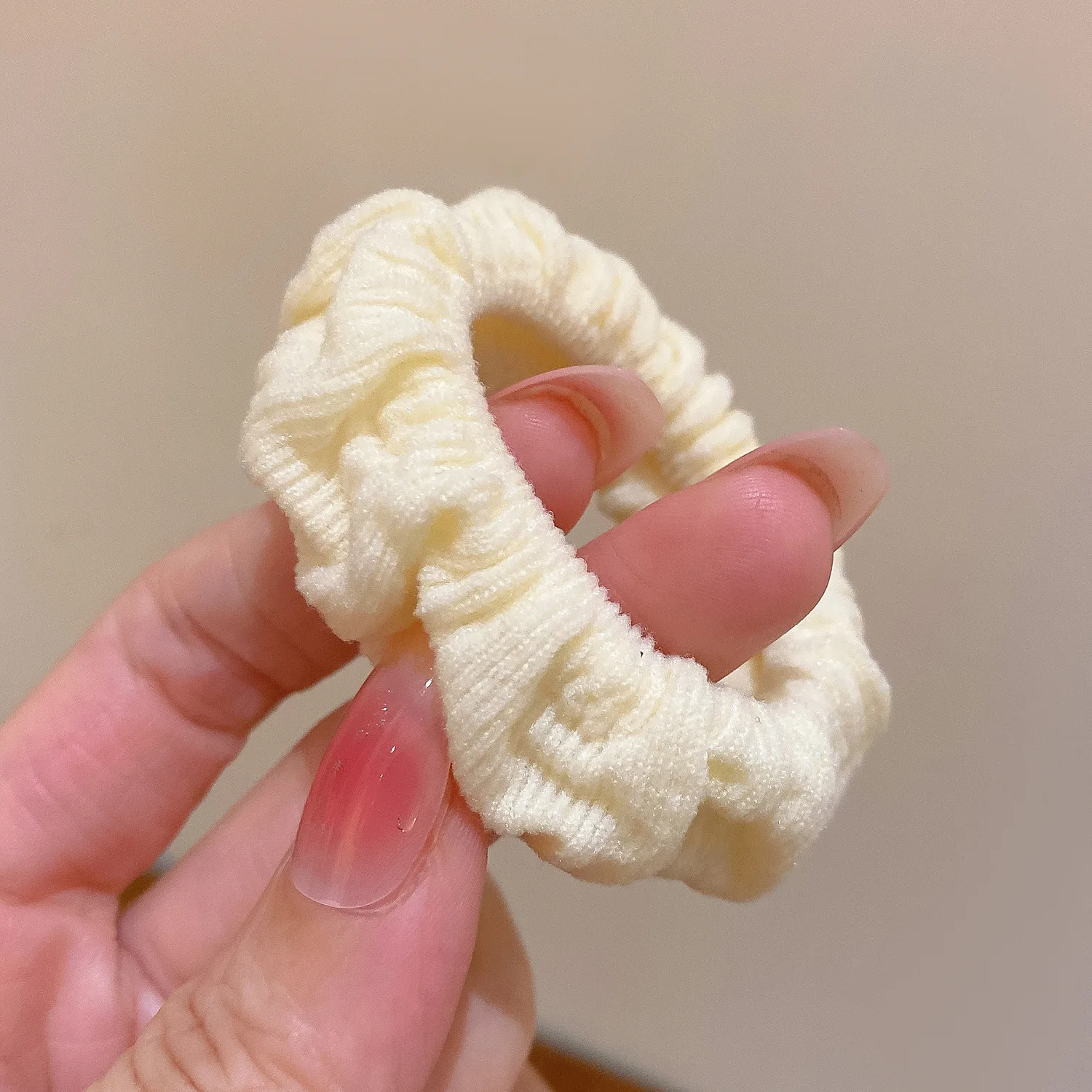 

thick and elastic towel ring without seam hair ring for women tied with high ponytail bun hair rope without damage to hair