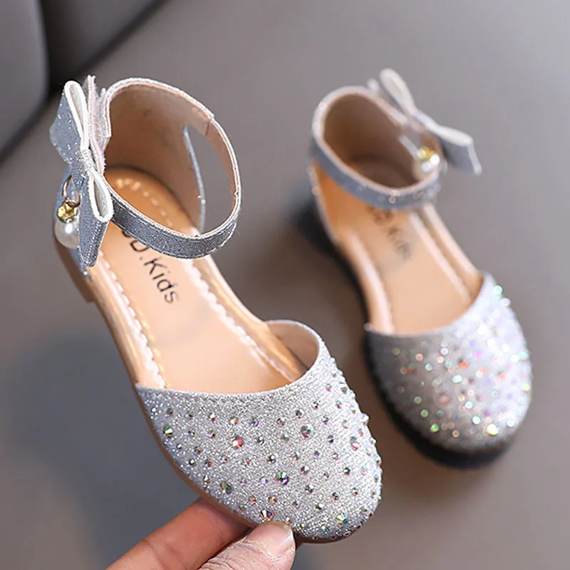 Sandali piatti da ragazza scarpe da principessa in pelle scarpe da bambina con strass moda estiva per feste di matrimonio CSH1362