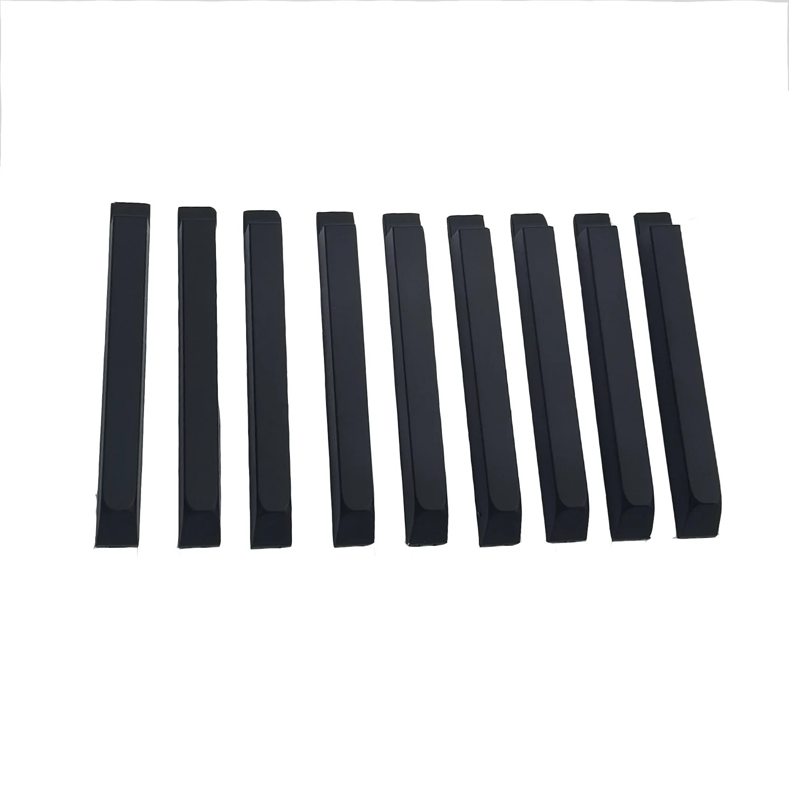 The black keys on the piano are suitable for both upright pianos and grand pianos.
