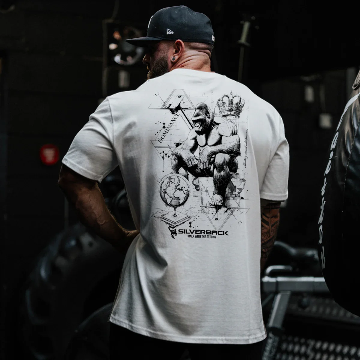 SILVERBACK Oversized T Shirt Men O Neck Dropped Shoulders Loose Running T-shirts Half Sleeve Fitness Bodybuilding Gym Clothing