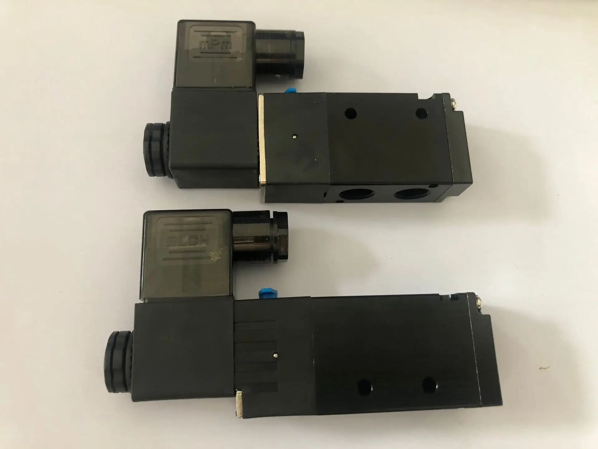 BLCH black Air Solenoid Valves 3V210-08 2 Position 3 Port 1/4