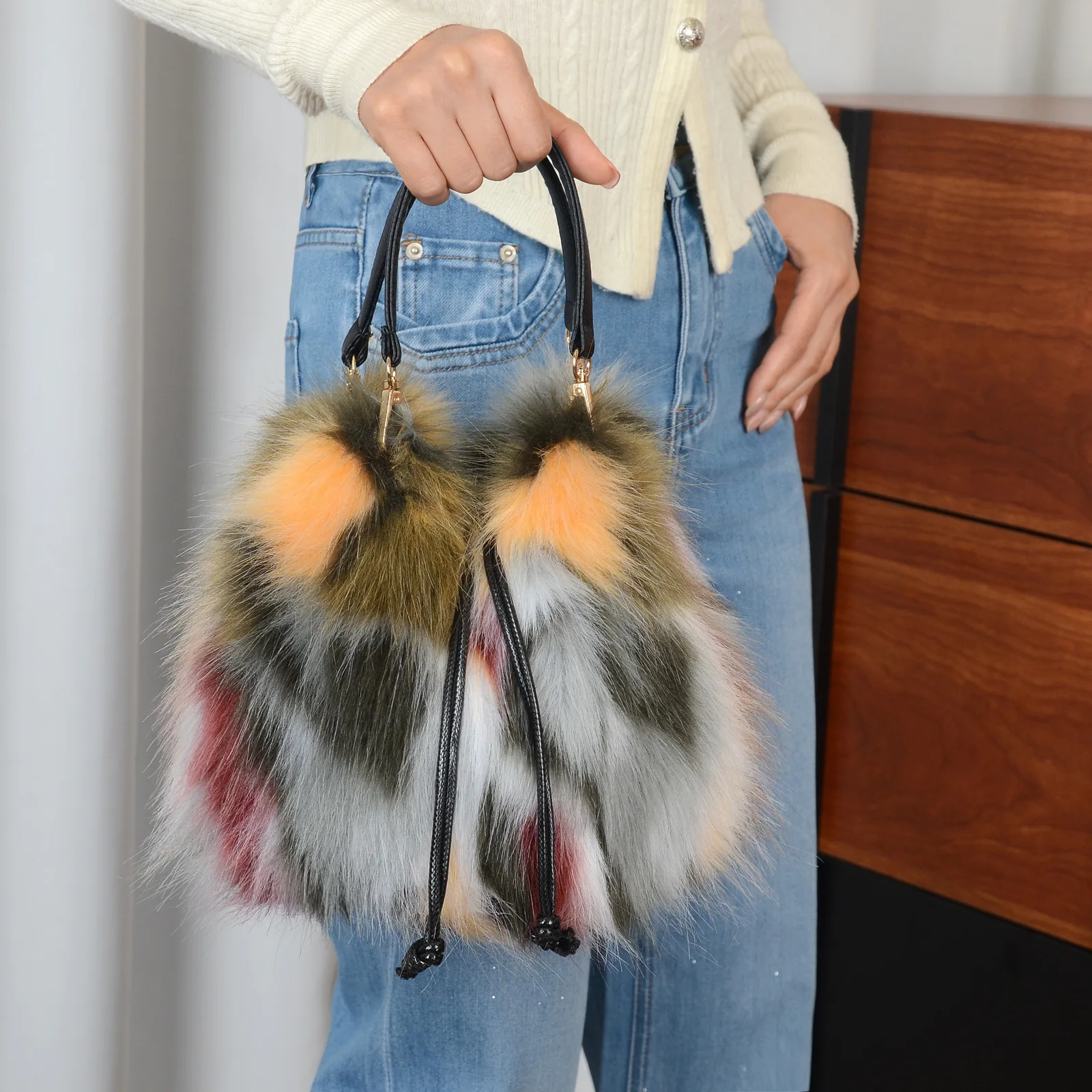 Modische Herbst-Winter Kunstfell-Handtasche Luxuriöse Bucket Bag für Damen Fell-Tragetasche Kunstwaschbärfell Hochwertige Handtasche – Detail 21