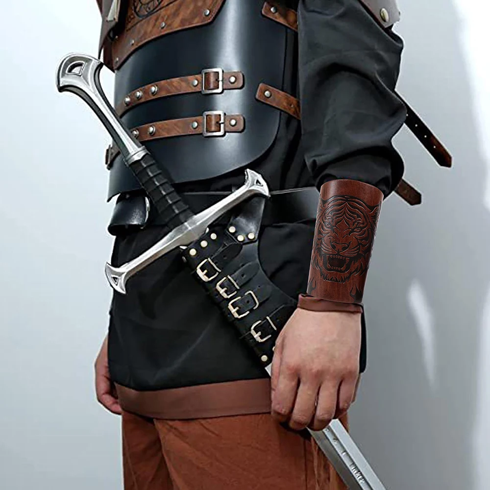 ชุดคอสเพลย์อัศวินยุคกลาง, ชุดเดรสสายรัดข้อมือทรงตรงสายรัดข้อมือสำหรับนักขับขี่พร้อมสายรัดข้อมือ