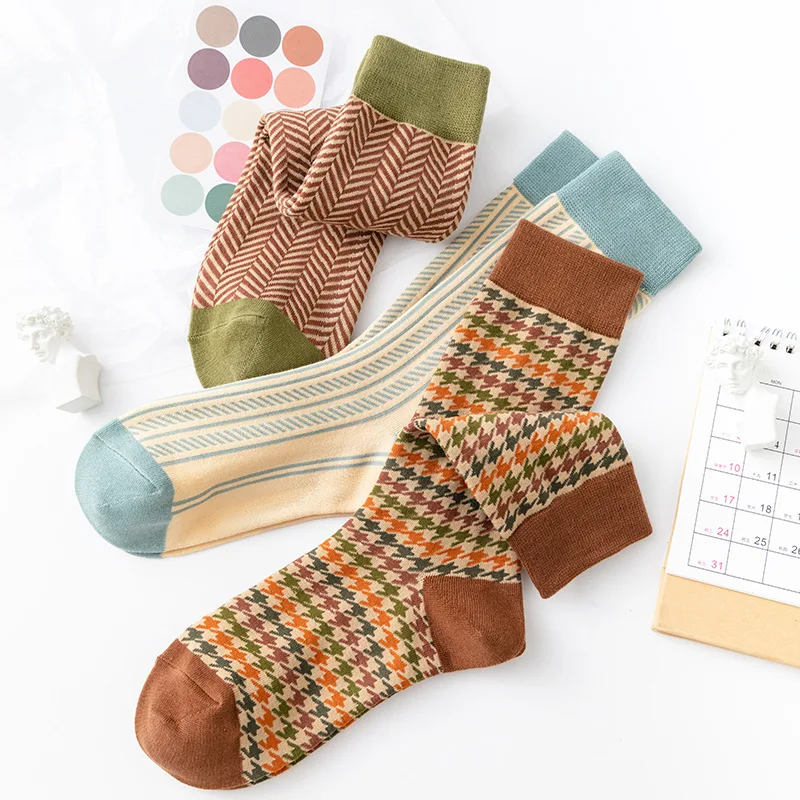 Autumn/winter Women Socks Thousand Bird Plaid Vintage Cotton Mid-tube Socks British Wind Sweat Absorption Deodorant Pile Socks