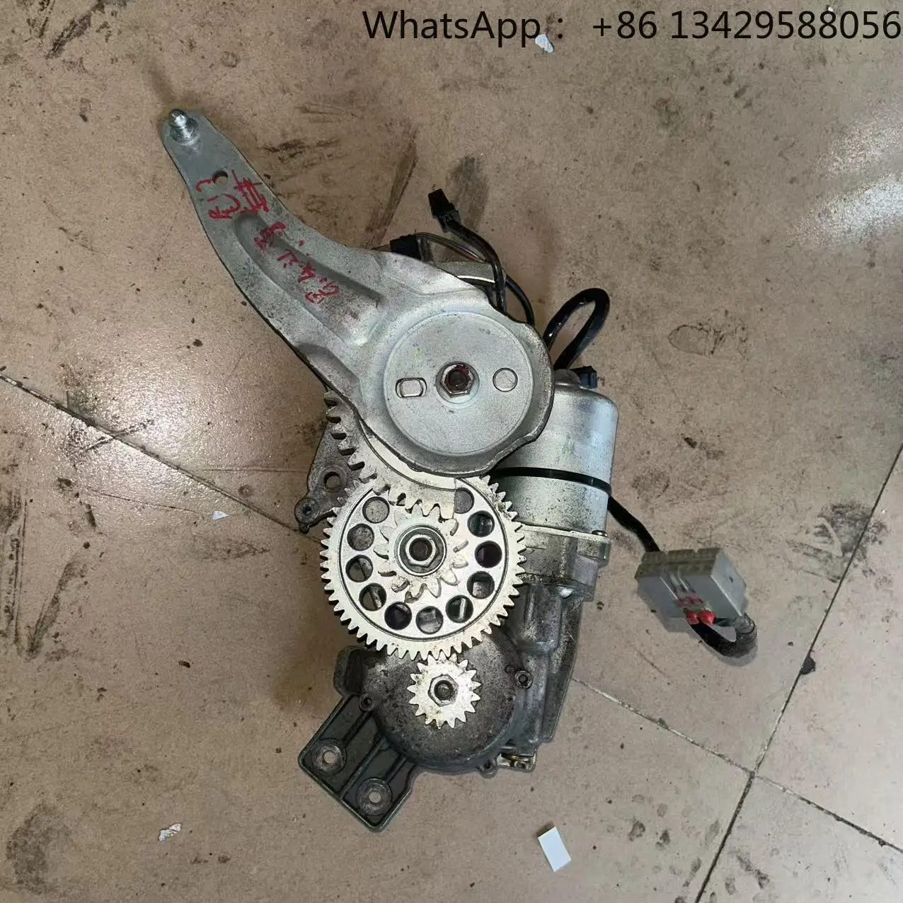 

The Original Disassembled for Cadillac Escalade Electric Tailgate Motor From 2007 Bumper Front Grille Headlight Engine Body