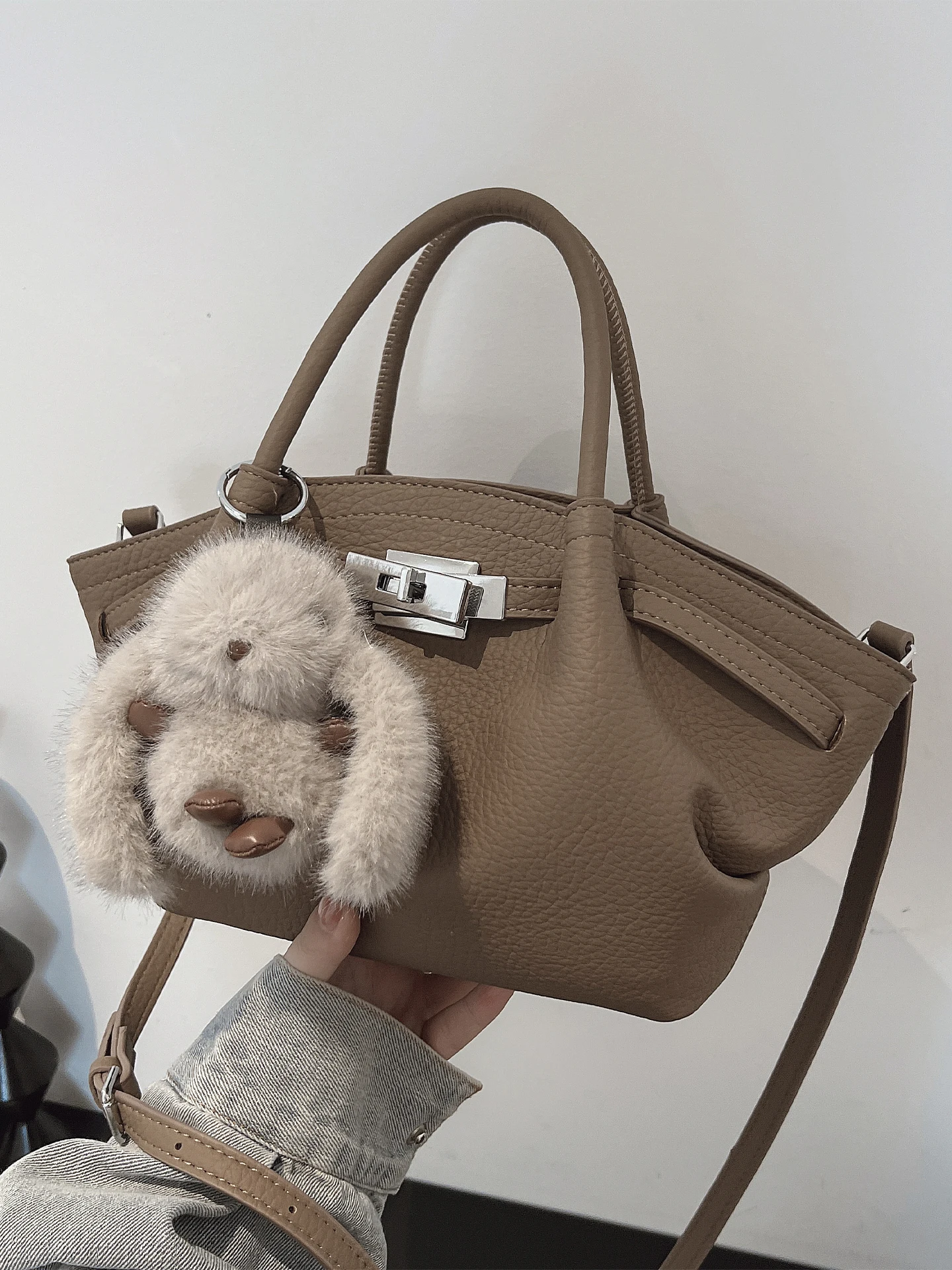 

Trendy 2026 New Women's Basket Handbag Commuter Crossbody Bag Shoulder Bag Daily Commute Versatile Single Shoulder Slant Bag