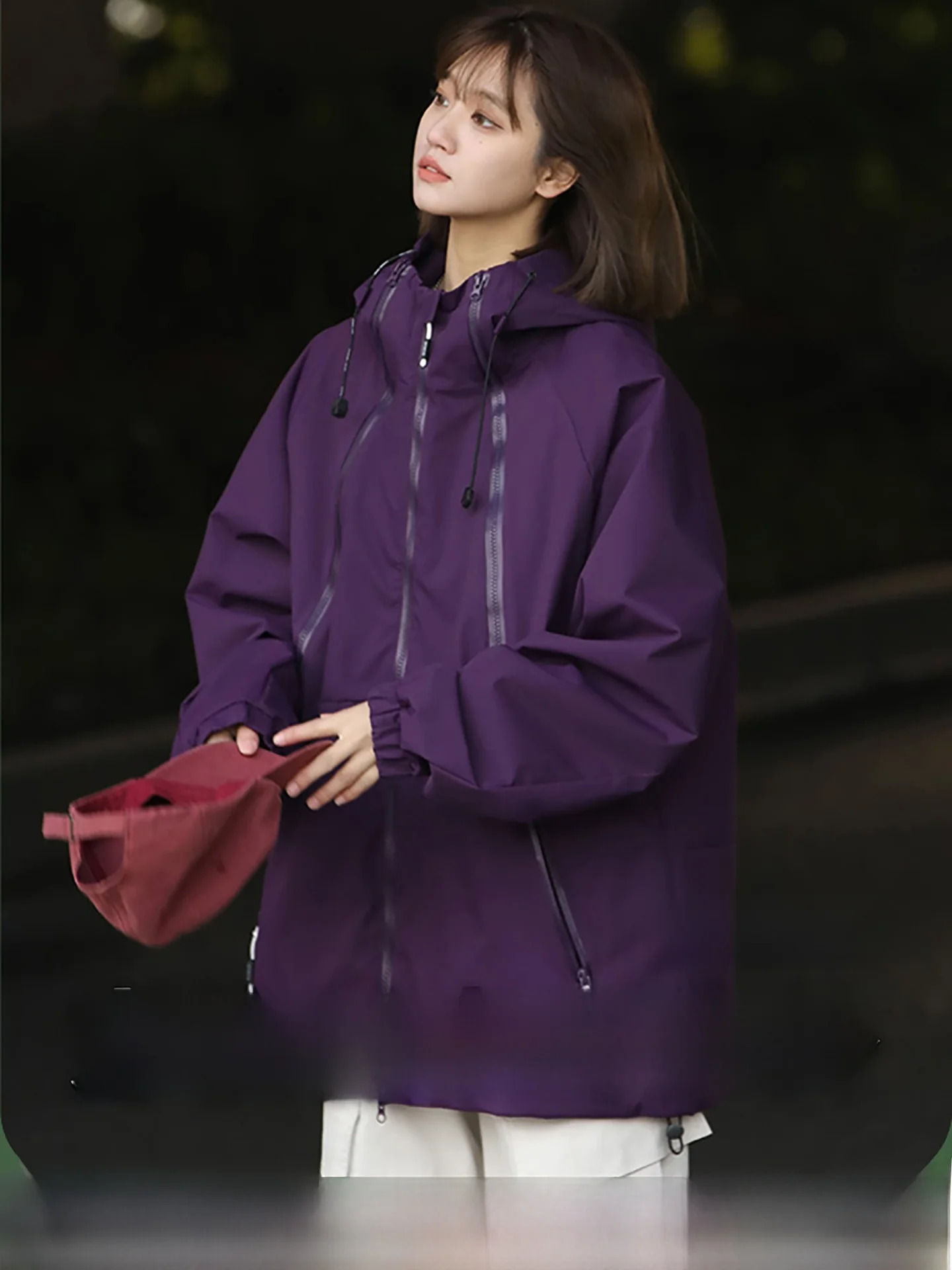 ゆったりとしたフィット感のファッショナブルな女性のアウトドアジャケット春秋の新しいスタイルピュアカラーフード付きコートトレンディなブランドカジュアルアーバンスタイル