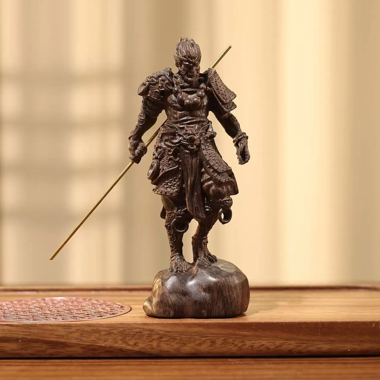 Cz agarwood carved sun wukong figurine - monkey king handicraft, home decoration, 