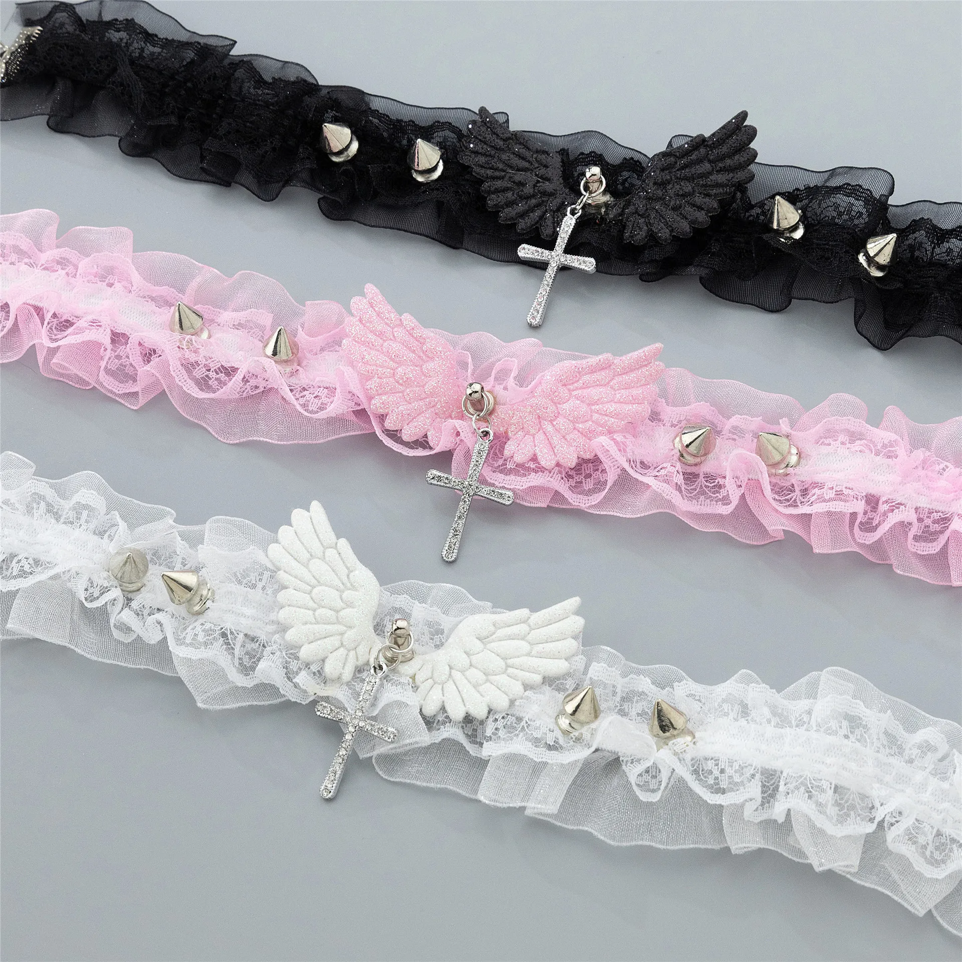 Harajuku Choker Necklace for Women Sexy Lace Trim Angel Wings Cross Rivet Chain Collar Necklace Collarbone Chain Fashion Jewelry