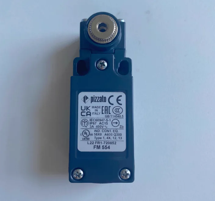 New original Pizzato FM 554 limit switch