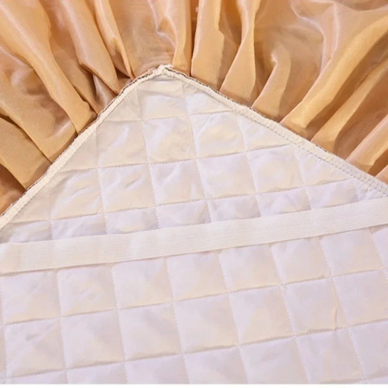 Fashion Velvet Bed Skirt Plush Embroidery Thickened Three Piece Set of Warm Non Slip Breathable Bedroom Decoration Beds Cover