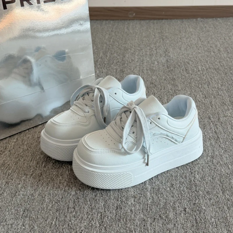 Women's 2026 new autumn campus style thick-soled sneakers classic versatile white shoes student casual sports bread shoes