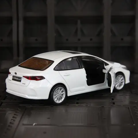 1:33 Toyota Corolla alloy car model ornaments acousto-optic double-door toy car children's gift fine workmanship good quality