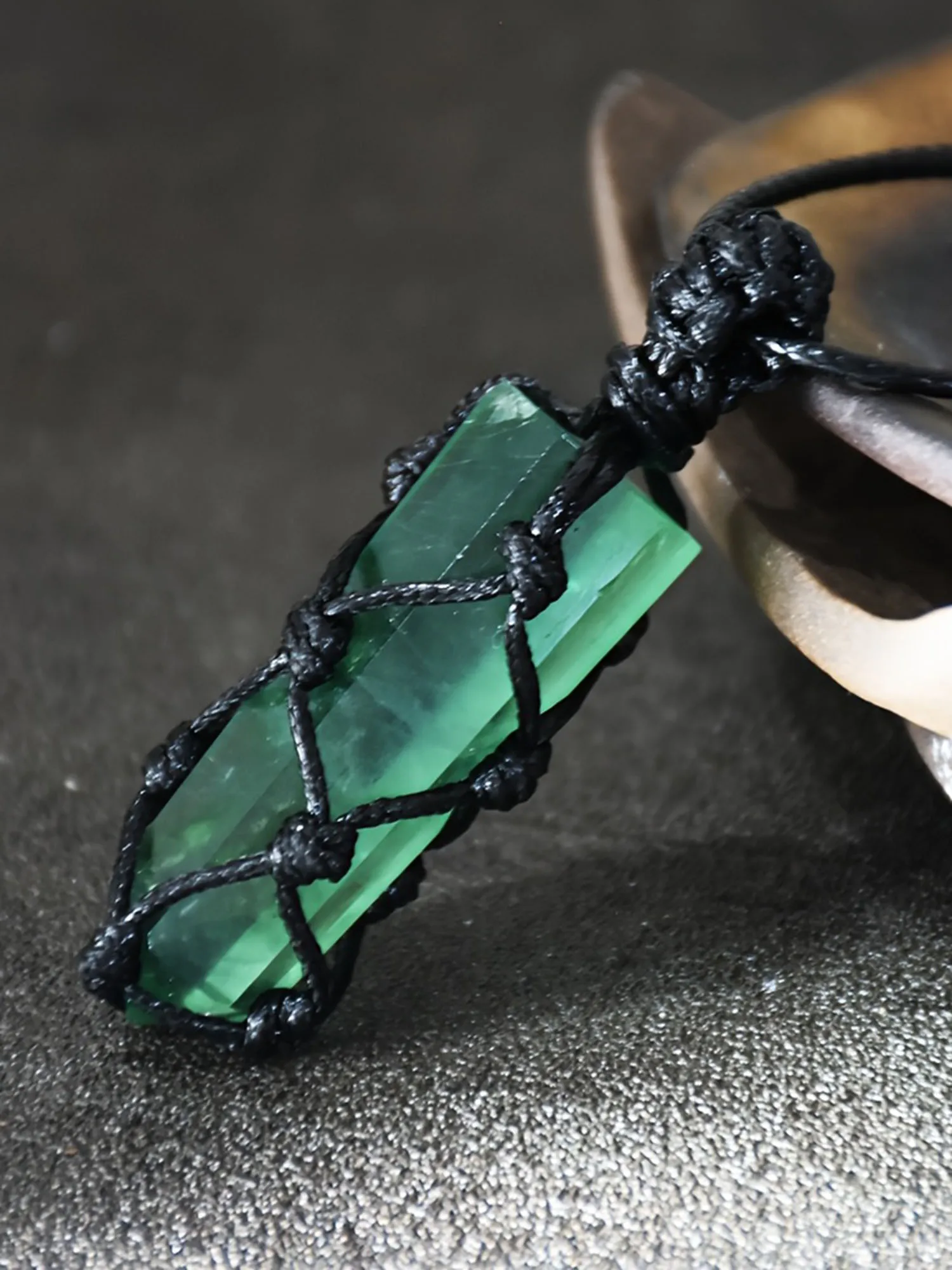Hand‑Macrame Wrapped Natural Green Fluorite Tower Point Pendant Necklace Men Women Reiki Energy Healing Crystal Neck Jewelry