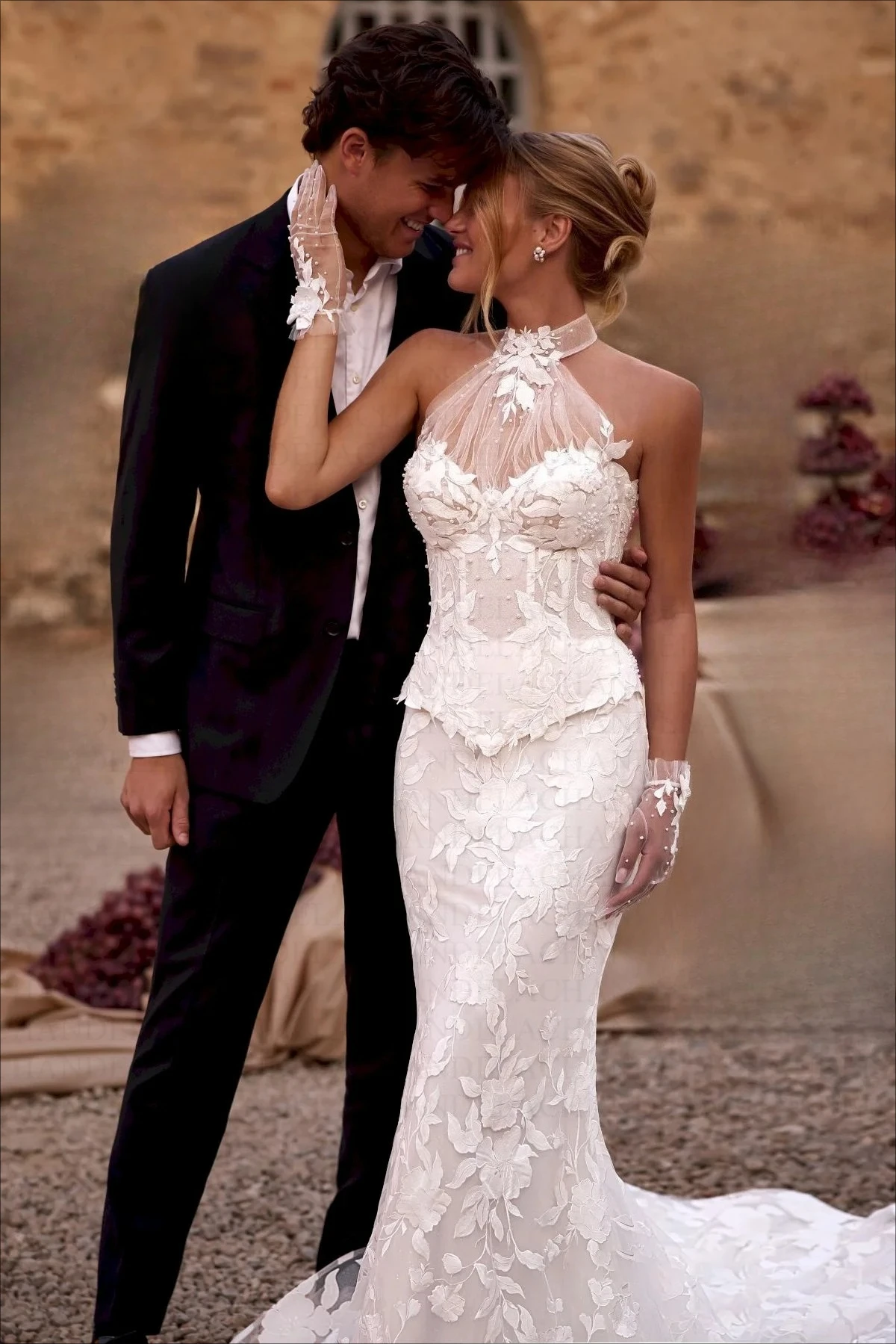 Halter Backless Bridal Dresses Sleeveless Appliques Trumpet Brush Train Vestido De Casamento Customised