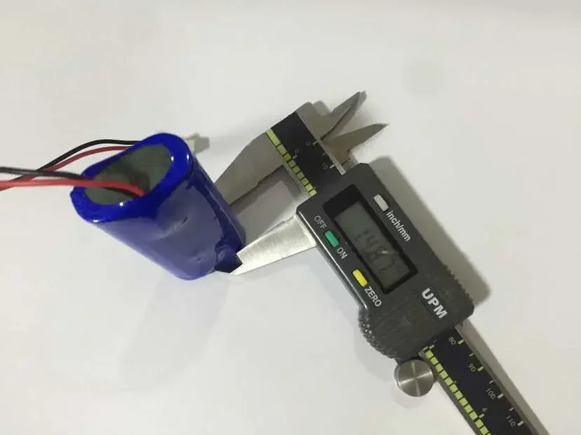 원래 정통 14650 리튬 배터리 충전식 배터리 1500MAH 7.4V 손전등 손전등 플러그 포함