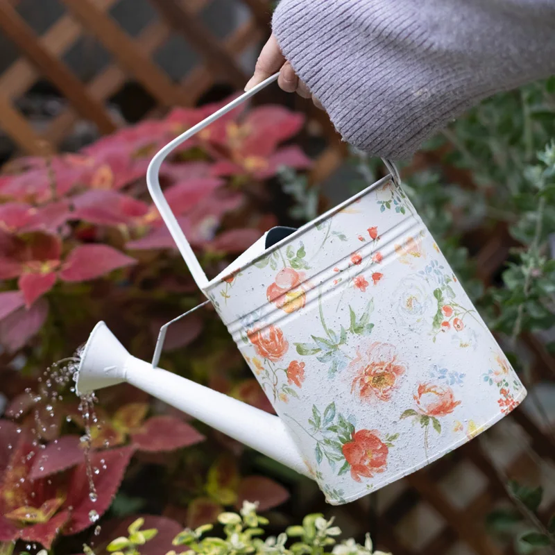 Vintage Metal Shower Kettles Watering Can Plant With Easy Pour Watering Tools For Fast and Easy Plant Watering Farmhouse Style