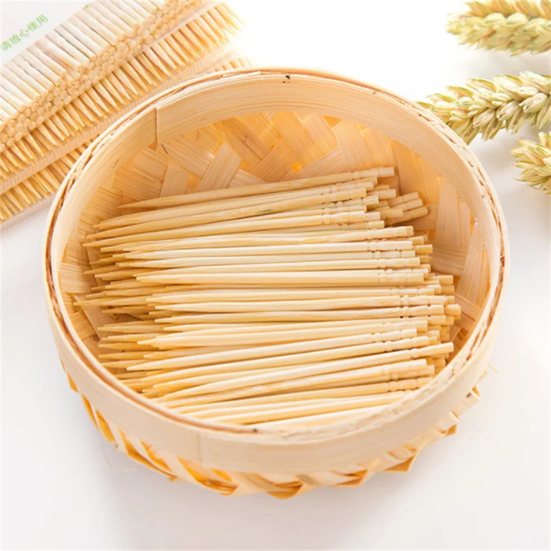 200PCS / Bag Bamboo Toothpick Disposable Natural Toothpicks Fruit Single Sharp Tooth Sticks Family Restaurant Care Tool