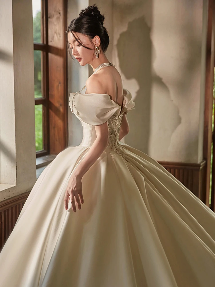 Zijde Satijn Bruiloft Dr One schouder Zwaar Borduren Princ Sle Lange Trein Bruidsjurk Koreaanse Sle voor jonge bruiden