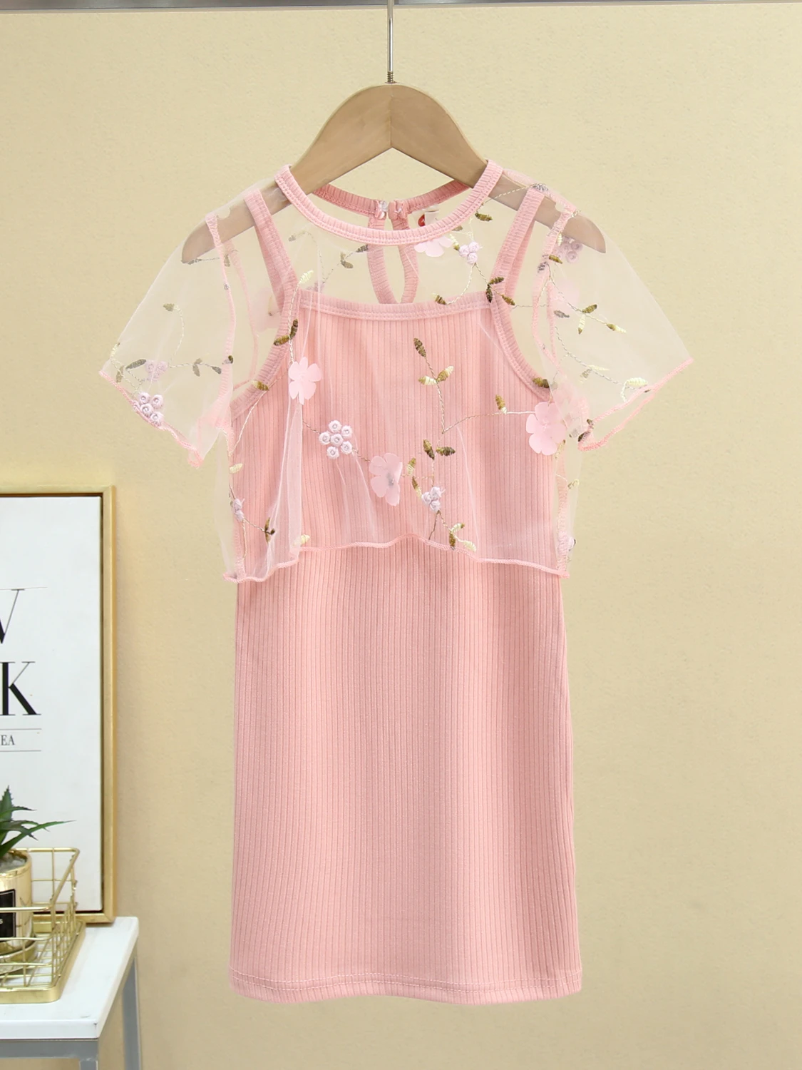 

2PCS Girl elastic suspender dress and embroidered three-dimensional flower for summer season comfortable perfect for outings