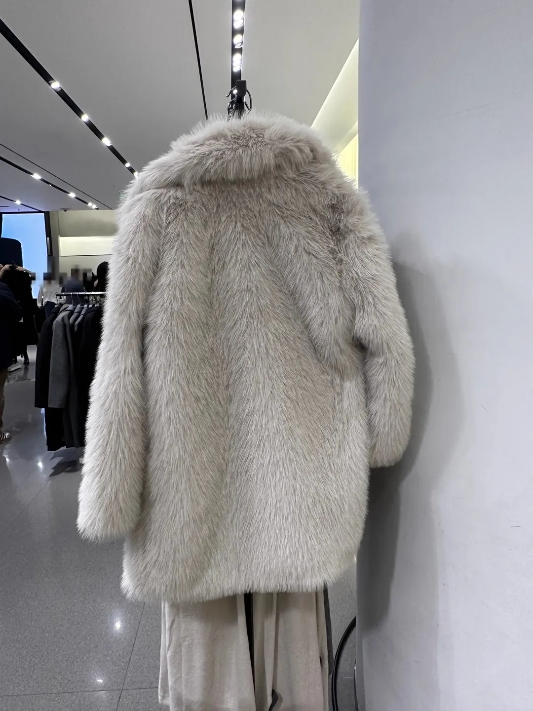 Otoño Invierno nueva llegada abrigo con efecto de piel sintética para mujer Jaet corte holgado largo Sve abotonada Color puro prendas de vestir exteriores para ir al trabajo