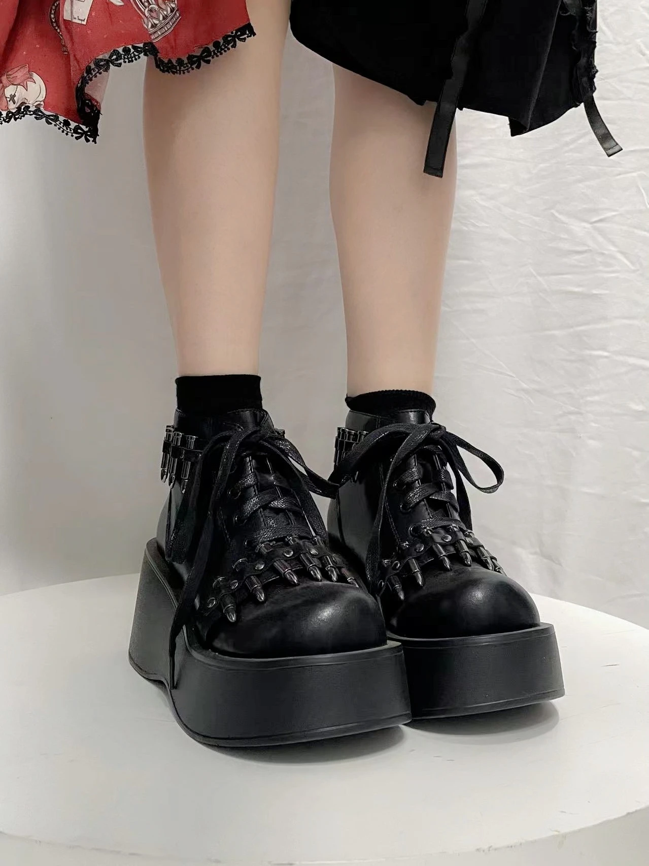 

Сапоги Harajuku с круглой головкой, украшенные пулей, красивые уличные фотографии, крутые кожаные сапоги, короткие сапоги Millennium Spicy Girl