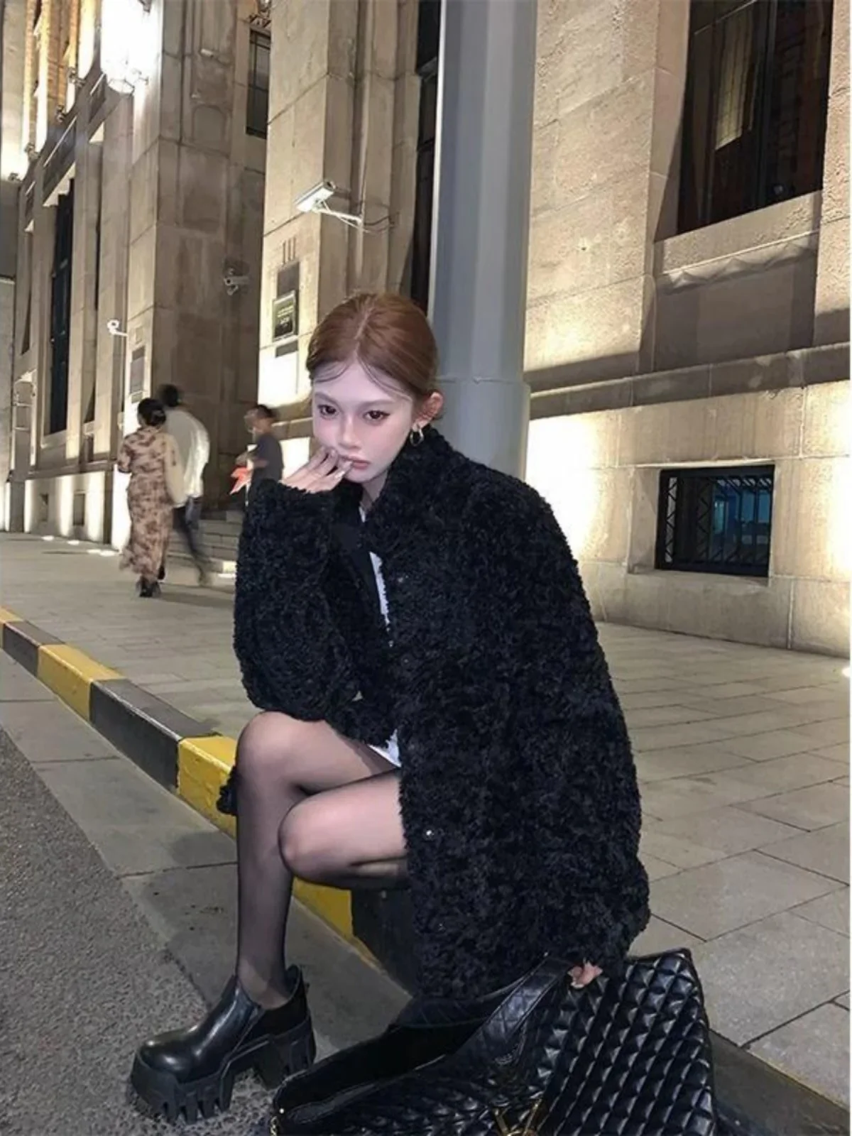 ملابس خارجية للسيدات صديقة للبيئة من الفرو للنساء ذات ياقة واقفة معطف شتوي جديد مستدام