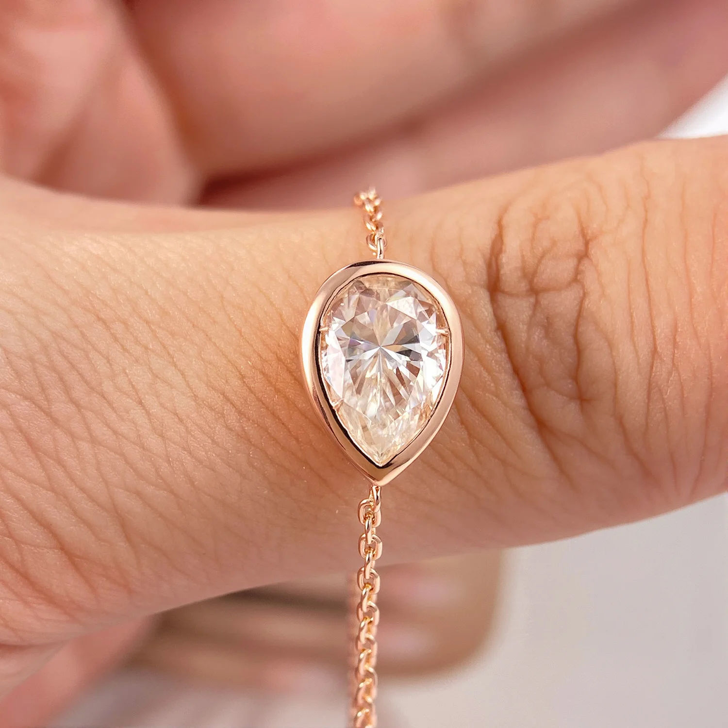 EWYA 1/2CT Pear Cut Moissanite Bezel Solitaire Link Bracelet Women 925 Silver Lab Diamond Bridal Party Hand Chain Wristwear Gift