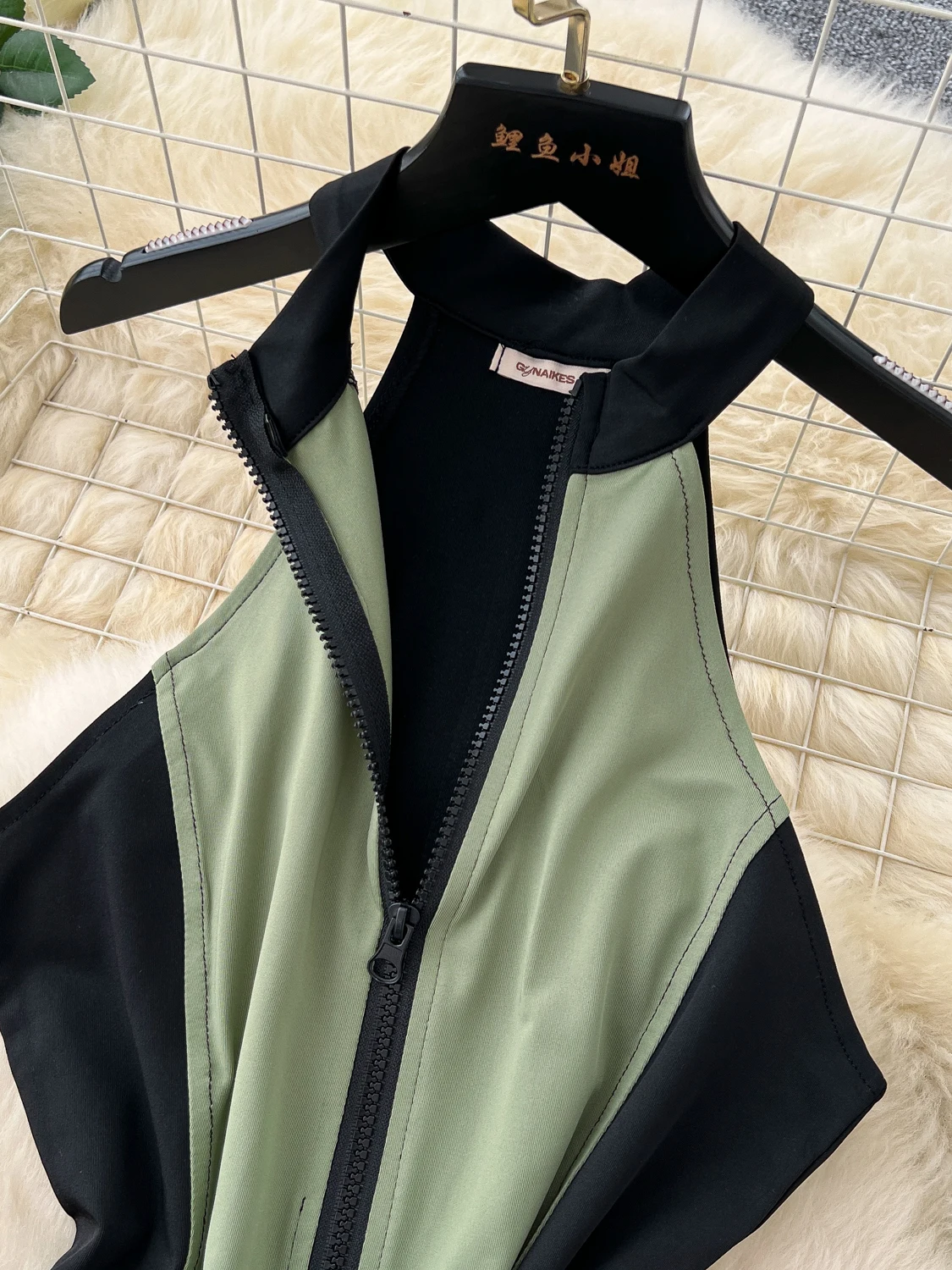 

Sexy Faionable Color Blo Stand Collar Zipper Svel Ne Hanging Women's Waist Inward Top Bot Inteated...