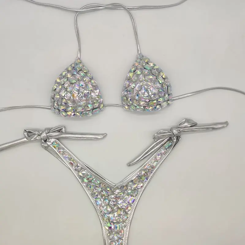 Bikini de cristal más reciente 2026, traje de baño de moda, top de bikini con diamantes, conjunto de bikini hecho a mano