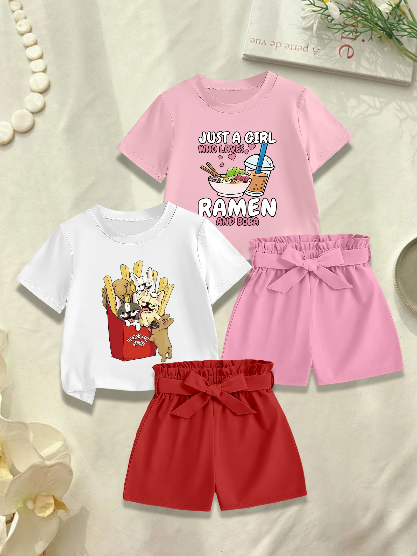 

4 предмета: летний комплект для девочек, футболка с принтом картофеля фри и молочного чая и тканевые шорты с бантом.