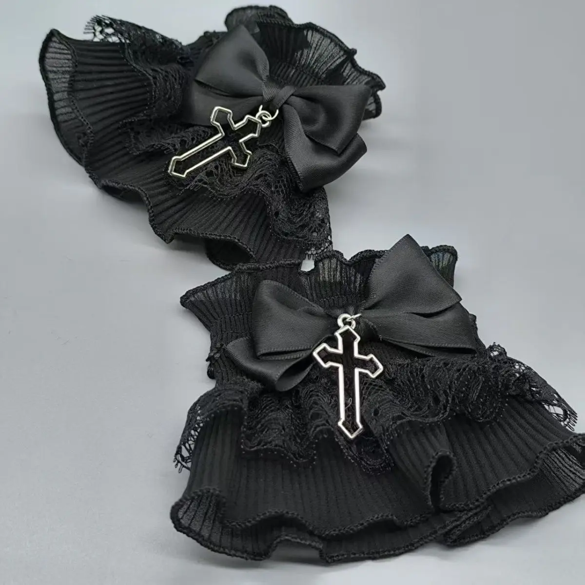 Lolita  Black Gothic Punk Lolita Cross Pendant Hand Sleeve Wrist Cuffs Ruffled Floral Lace Elastic Bracelet Halloween Cosplay