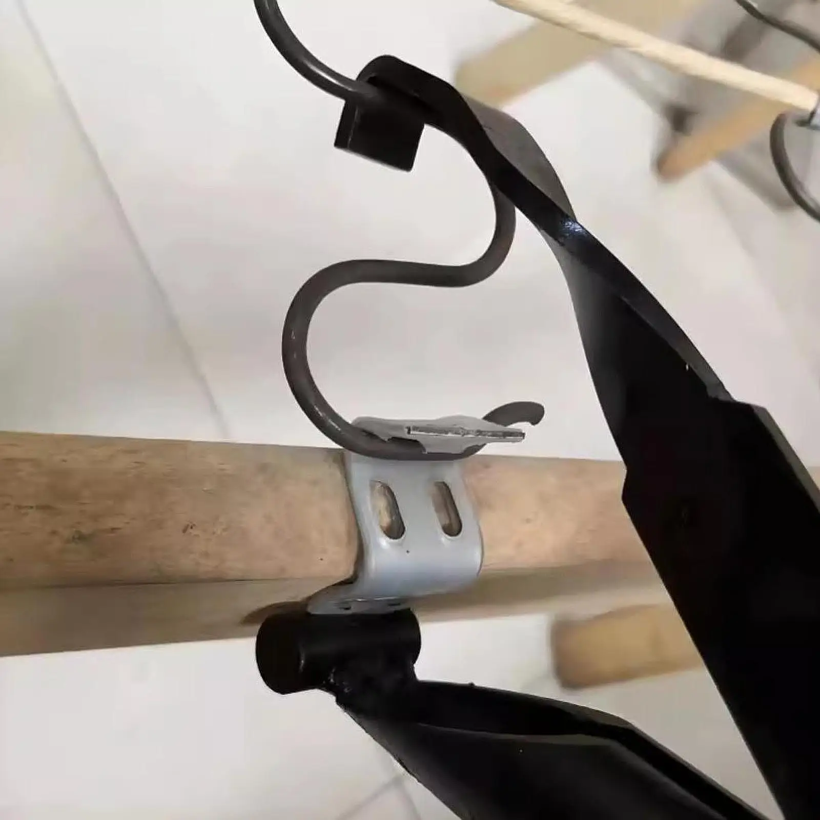

Sofa Spring Stretcher Tool Sturdy Stainless Steel Upholstery Installer Efficient Sofa Release Lever for DIY Home Improvement