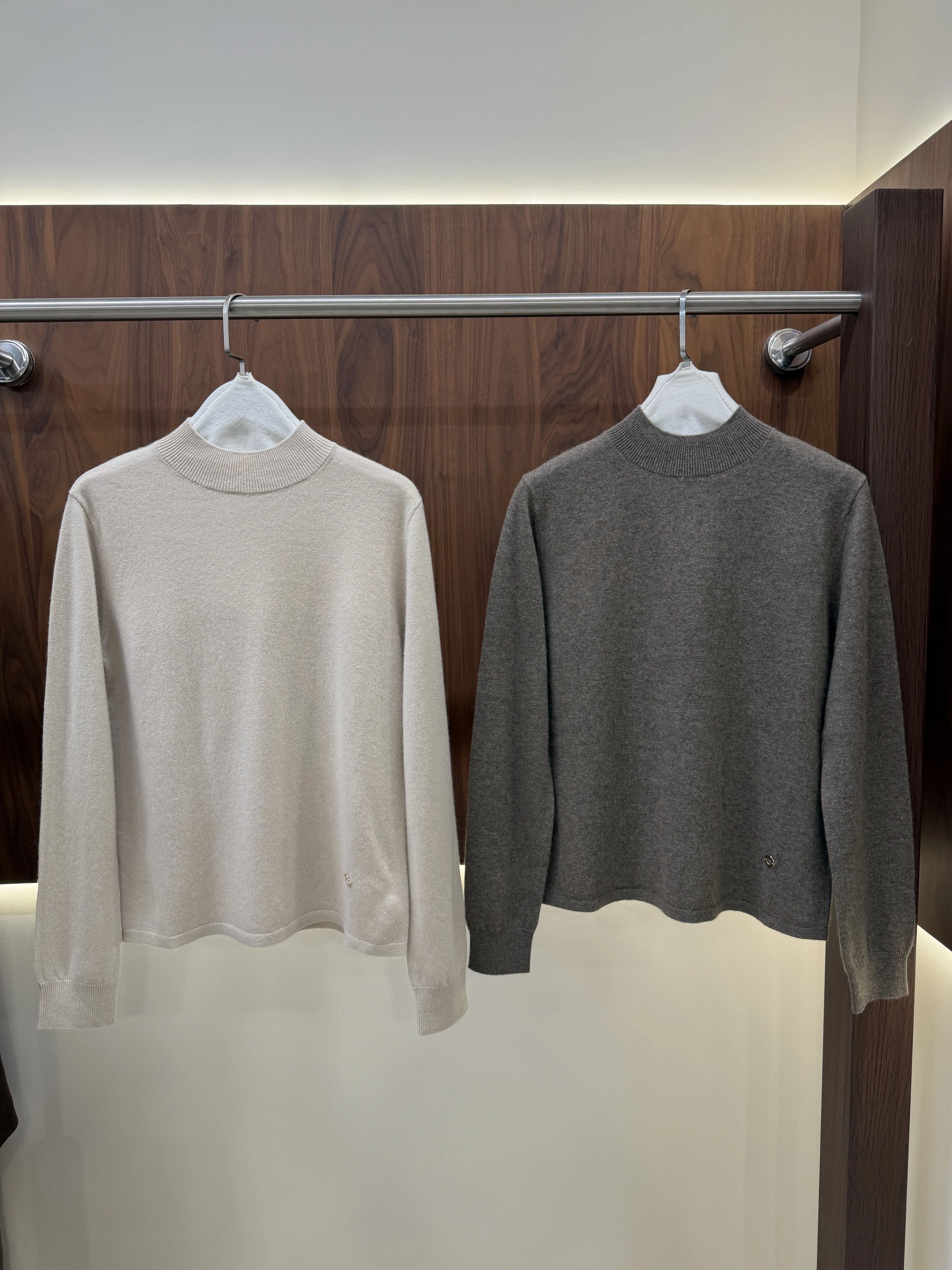 2026Women's Autumn Cashmere Solid-Color Long-Sleeve Mock-Neck Knit Pullover