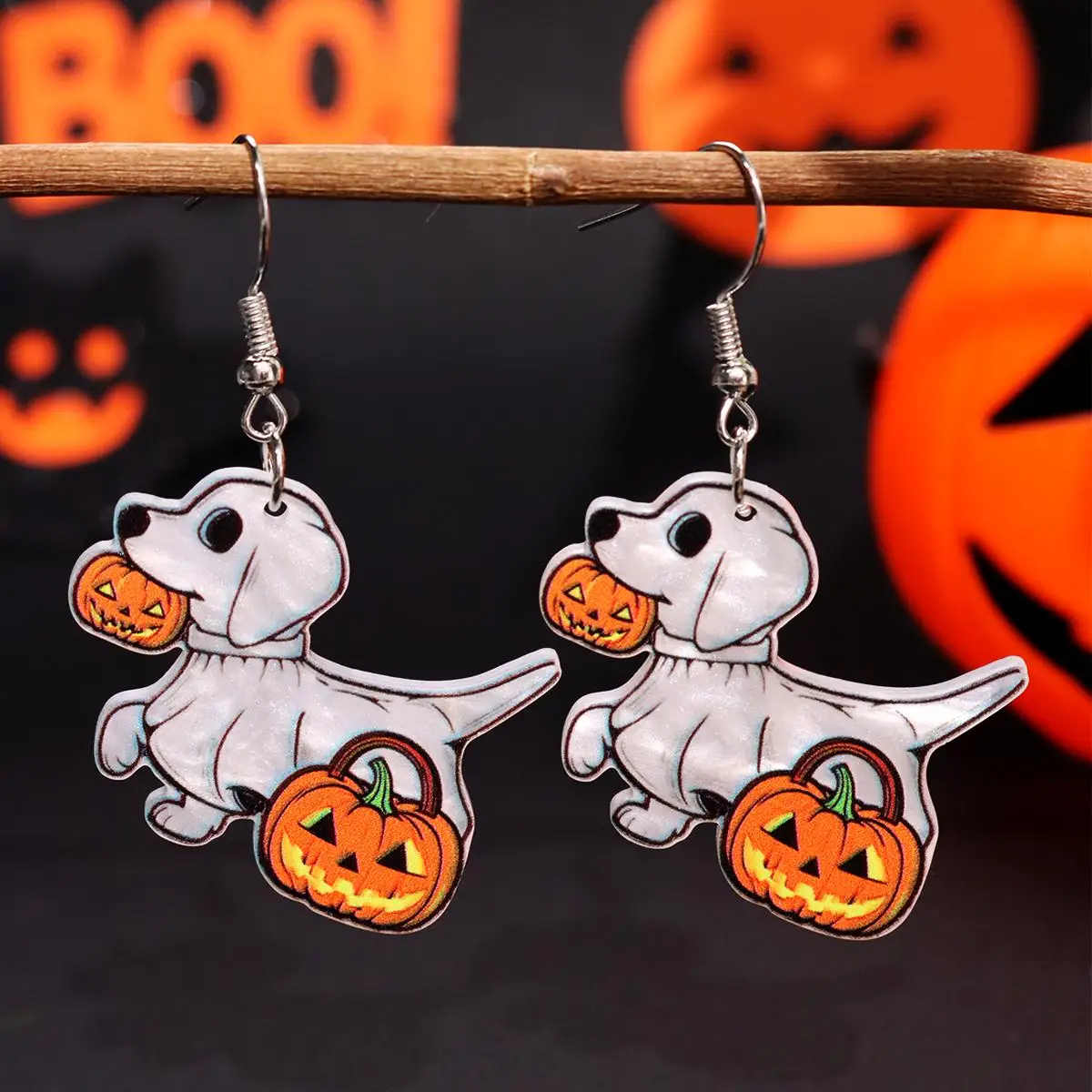 HUANZHI Halloween verspielte personalisierte glänzende süße Cartoon Geist Welpe Kürbis Acryl Ohrringe Damen Alltag Party Schmuck