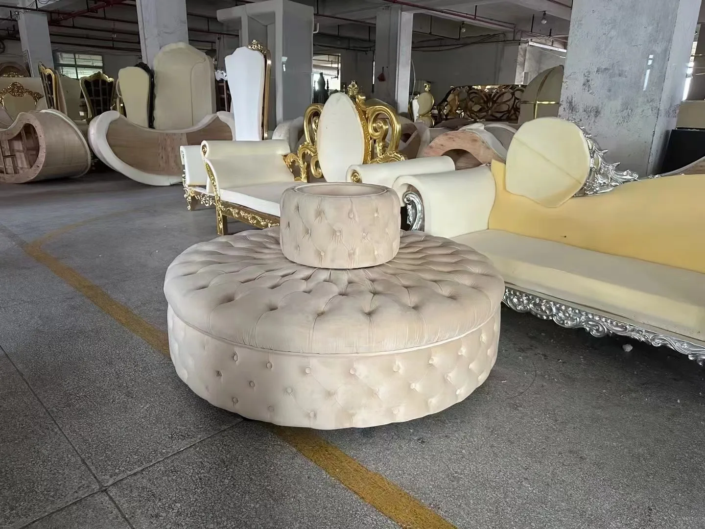 

-MOQ ONE Latest Hot Sale Top Luxury Special Antique Sofa Bench Lounge Bench