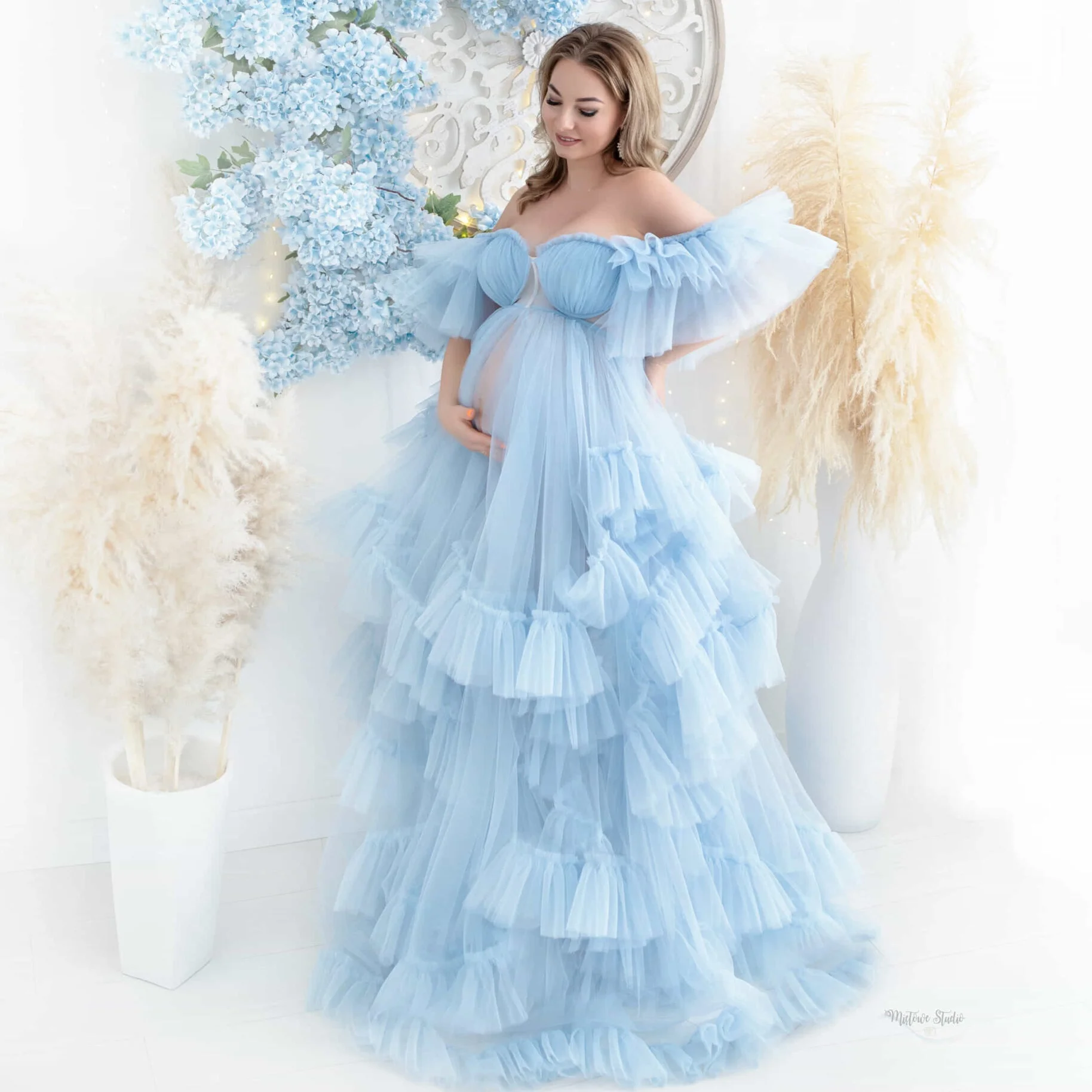 

Иллюзионные небесно-голубые платья для беременных для фотосессии с открытыми плечами, многоуровневое платье для беременных, длинное платье для детского душа по индивидуальному заказу