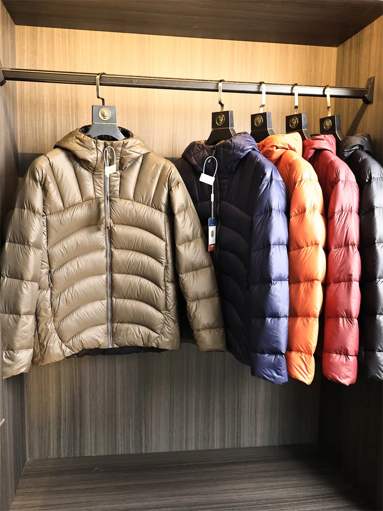 

Мужская куртка Jaet с капюшоном и высоким пухом, уличная модная городская ветрозащитная теплая герметичная нейлоновая ткань, чистый цвет Du dow...