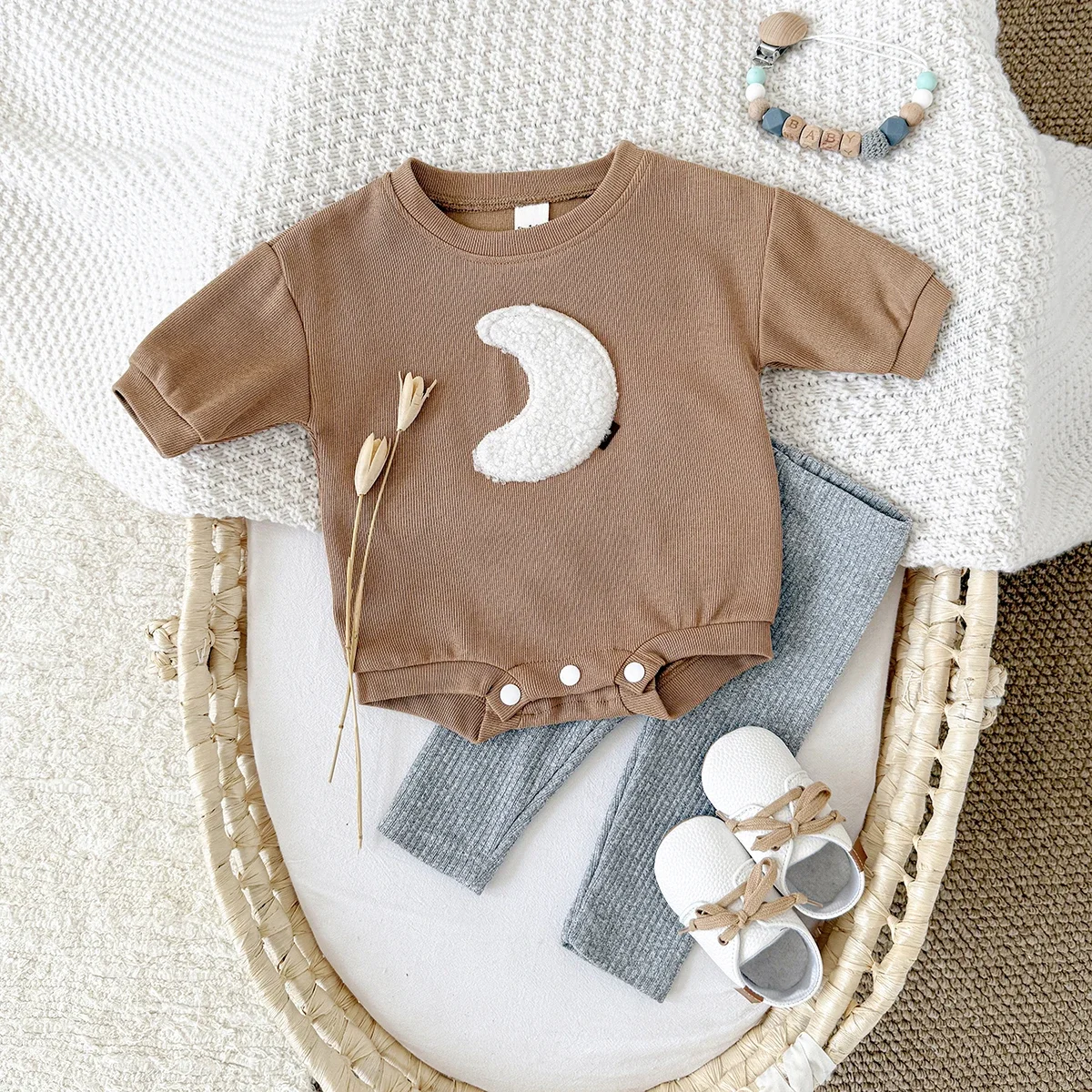 Baby 2Pcs Outfit Brown Ribbed Short Sleeve Bodysuit 3D Moon Applique Top + Grey Ribbed Leggings Unisex Clothes