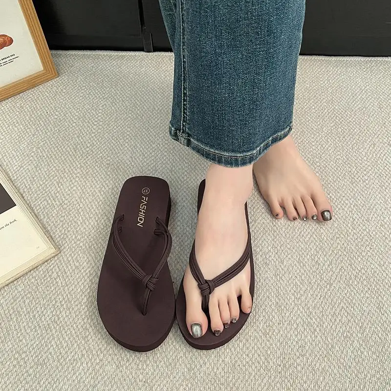 Damen Sexy Schwarze Riemen-Flip-Flops Sommer Leichte Zehensteg-EVA-Keilabsatz-Sandalen Damen Casual Weiche Sohle Strand-Sandalen – Detail 7