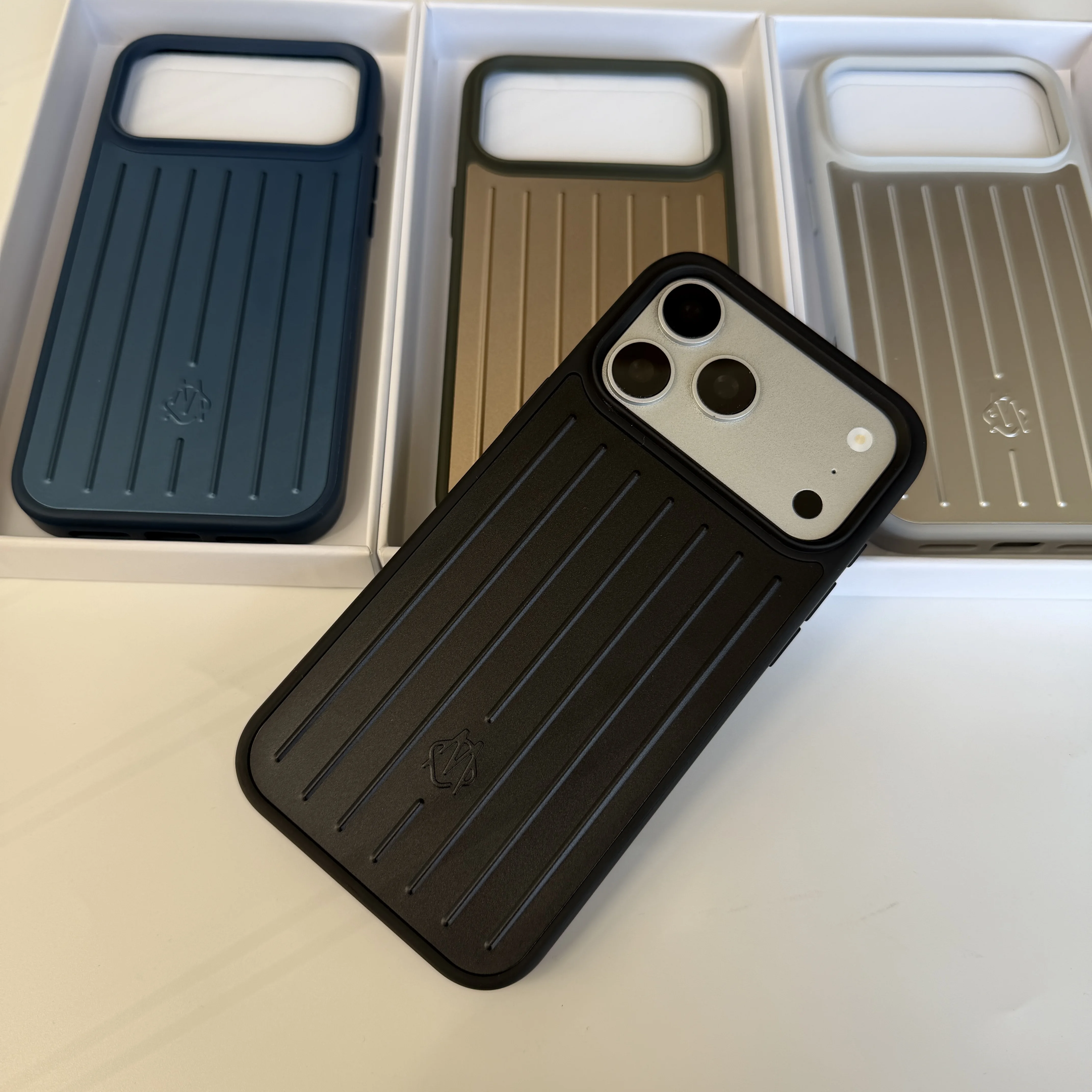 RIMOWA Aluminum Alloy Phone Cases For iPhone 18 17 16 Pro Max 3D Corrugated Stripe Back Luxury Bussiness Luggage Cover