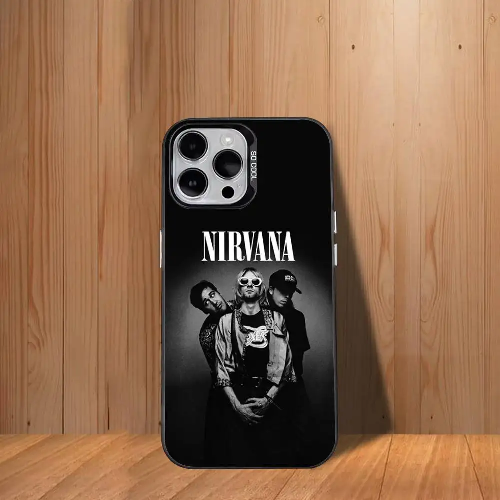 حافظة هاتف K-Kurt C-Cobain Singer لهاتف iPhone 17,16,15,14,13,12,11,Mini,Pro,SE,MAX غطاء أبيض غير لامع مقاوم للصدمات