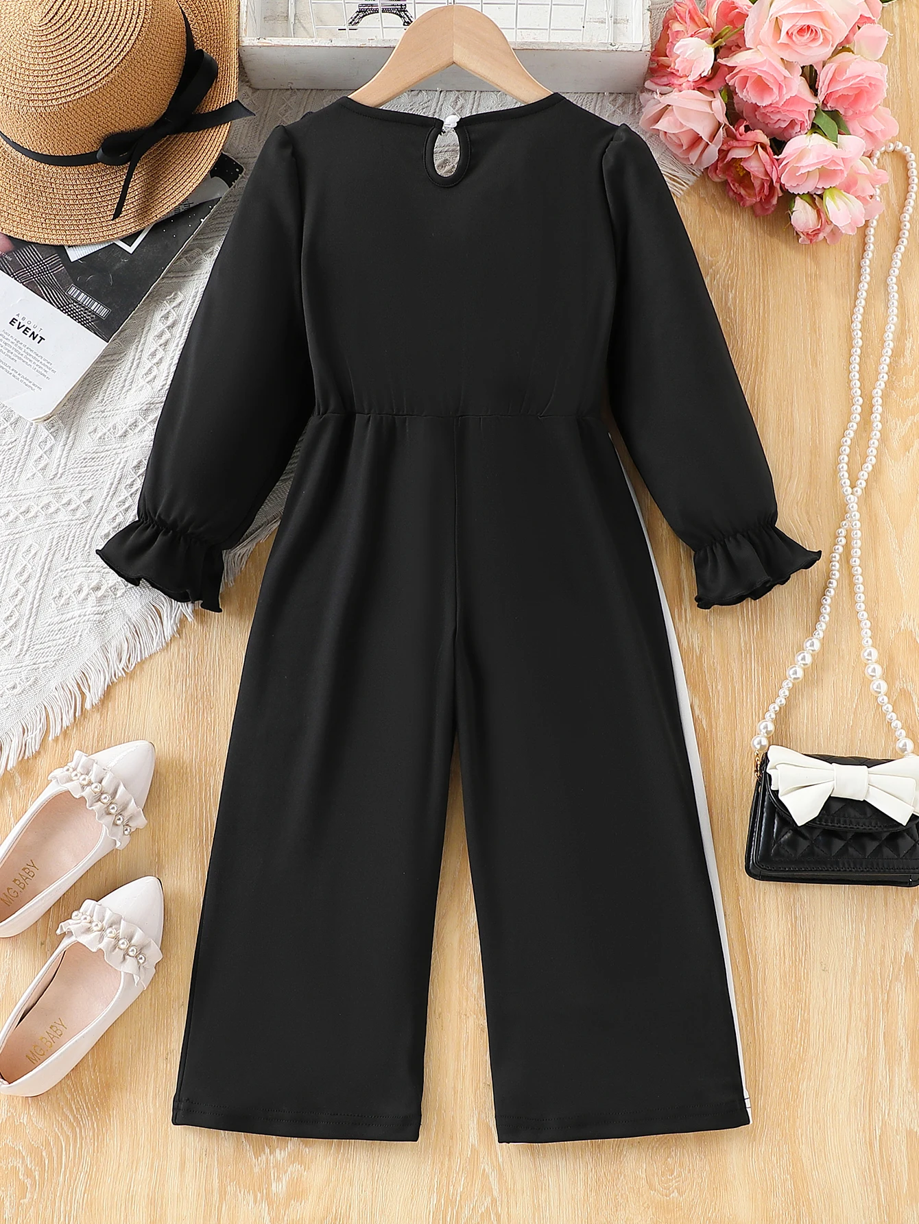 Girls' Fashionable Pink and White Jumpsuit with a Stylish Design for Spring and Autumn, Beautiful Outdoor Streetwear for Little Girls in Autumn