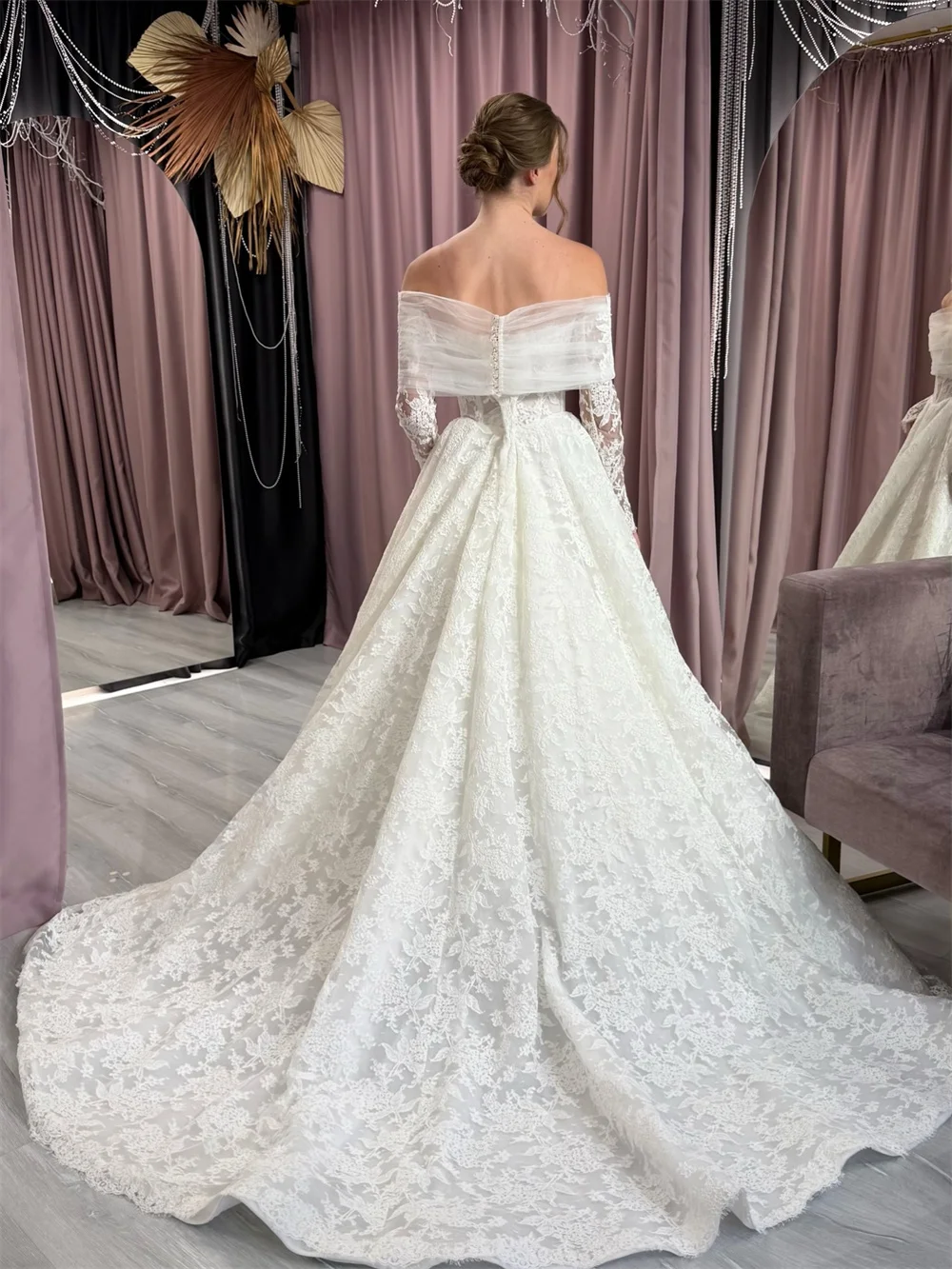 Customized Elegant Detachable Tulle Shawl Long Sleeves Corset A-line Wedding Dresses Court Train White Floral Lace Bridal Gowns