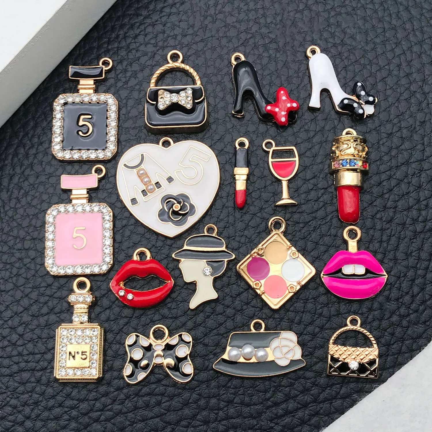 

17 PCS Lipstick-Shaped Dripping Oil Purse Perfume Bottles DIY Accessory Parts, Chanel-Style Fashion Series Pendants.