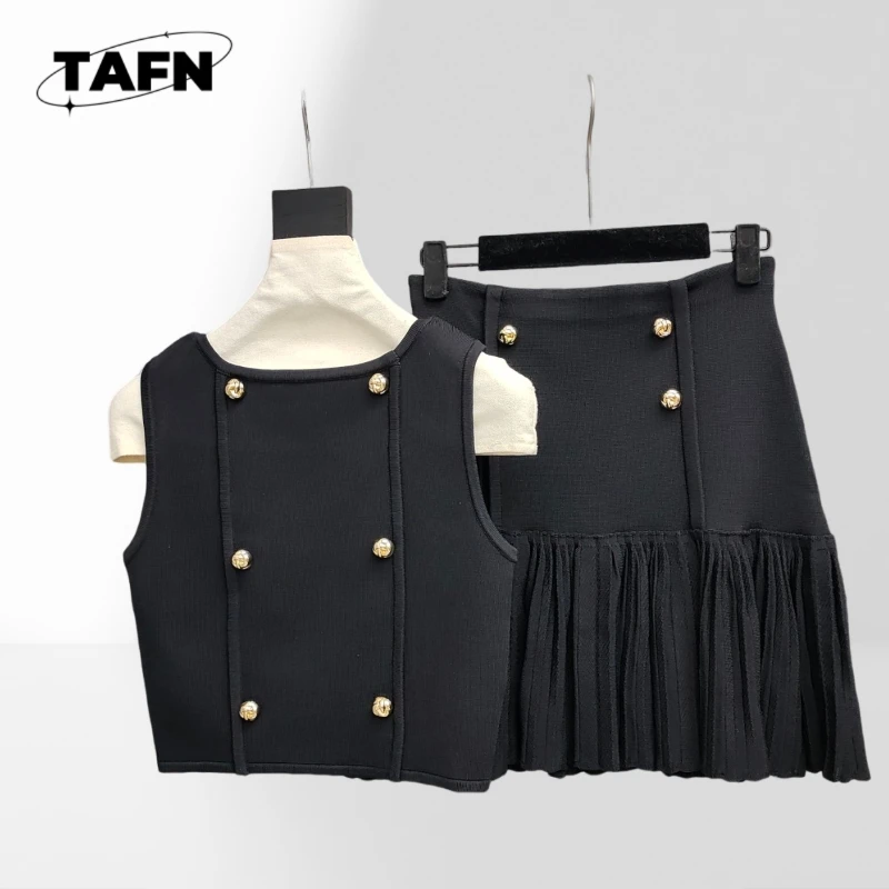 

Comfortable Two-Piece Women’s Skirt Set for Relaxed Summer Days Comfortable and Stylish for Casual Looks AH0415