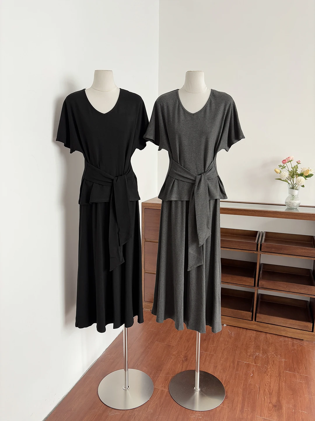 

Summer 2026 Casual V-Neck Short Sleeve T-Shirt High Waist A-Line Midi Skirt Two-Piece Set Women's Fashion Ensemble Korean Style