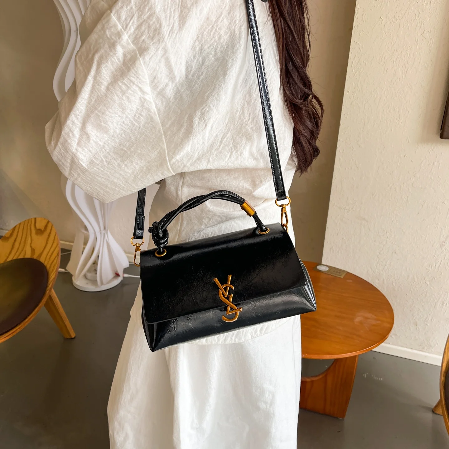 

Elegant Women High End Luxury Leather Shoulder Bag Fashionable Tote Handbag Daily Chic Crossbody